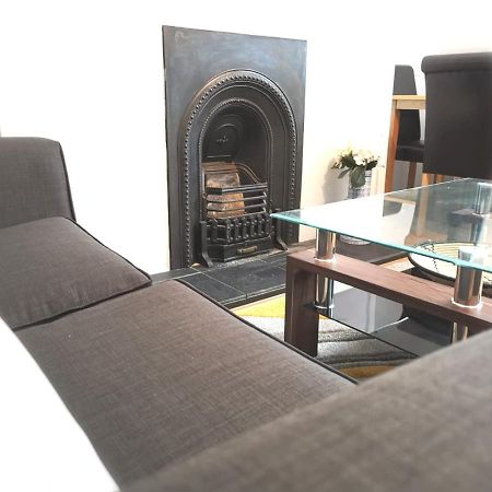 Off Road Parking, Garden, Tv In Every Room Swansea Exterior foto